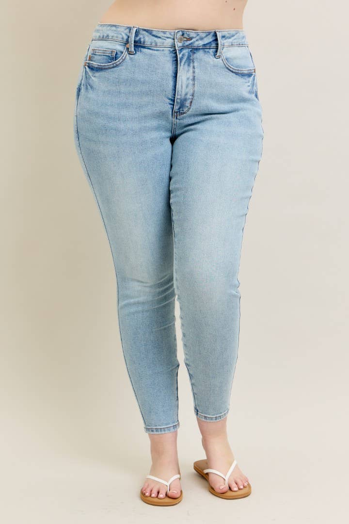Judy Blue Plus Size Mid Rise Tummy Control Vintage Wash Skinny Jeans